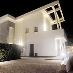 Villa Deluxe Con Idromassaggio *